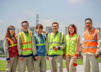 Áo phản quang đơn giản rất tiện dụng 