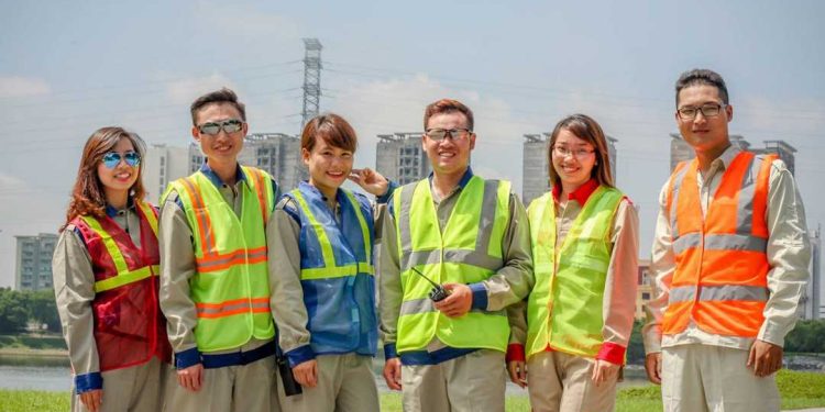 Áo phản quang đơn giản rất tiện dụng