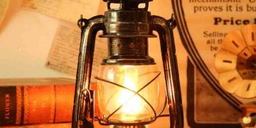 Một số mẹo chọn đèn măng xông cho người đi dã ngoại 