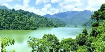 Ba Bể mùa bướm trắng