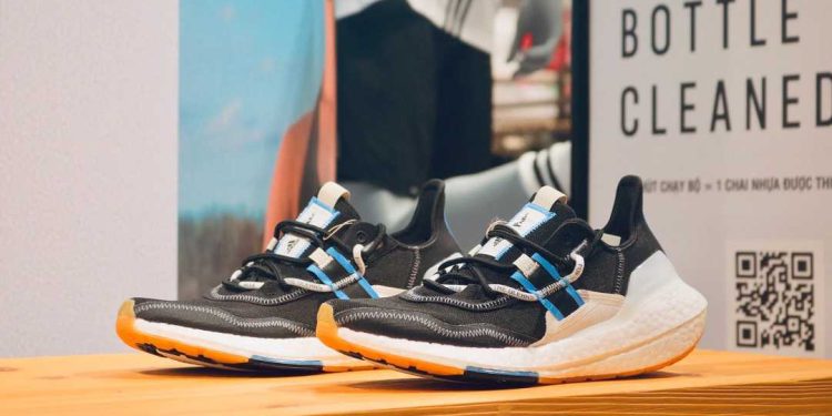 Cách bảo quản giày chạy bộ tránh ẩm ướt