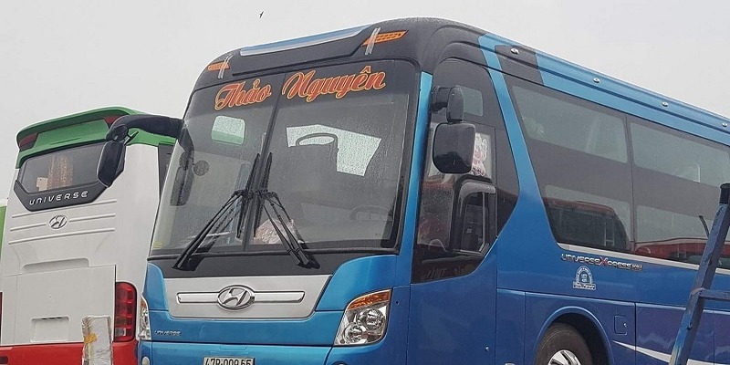 Bạn có thể đi xe khách giường nằm để tiết kiệm chi phí